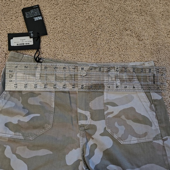 PAIGE Mayslie Utility Camo Shorts Raw Hem Casual Summer - Picture 9 of 10